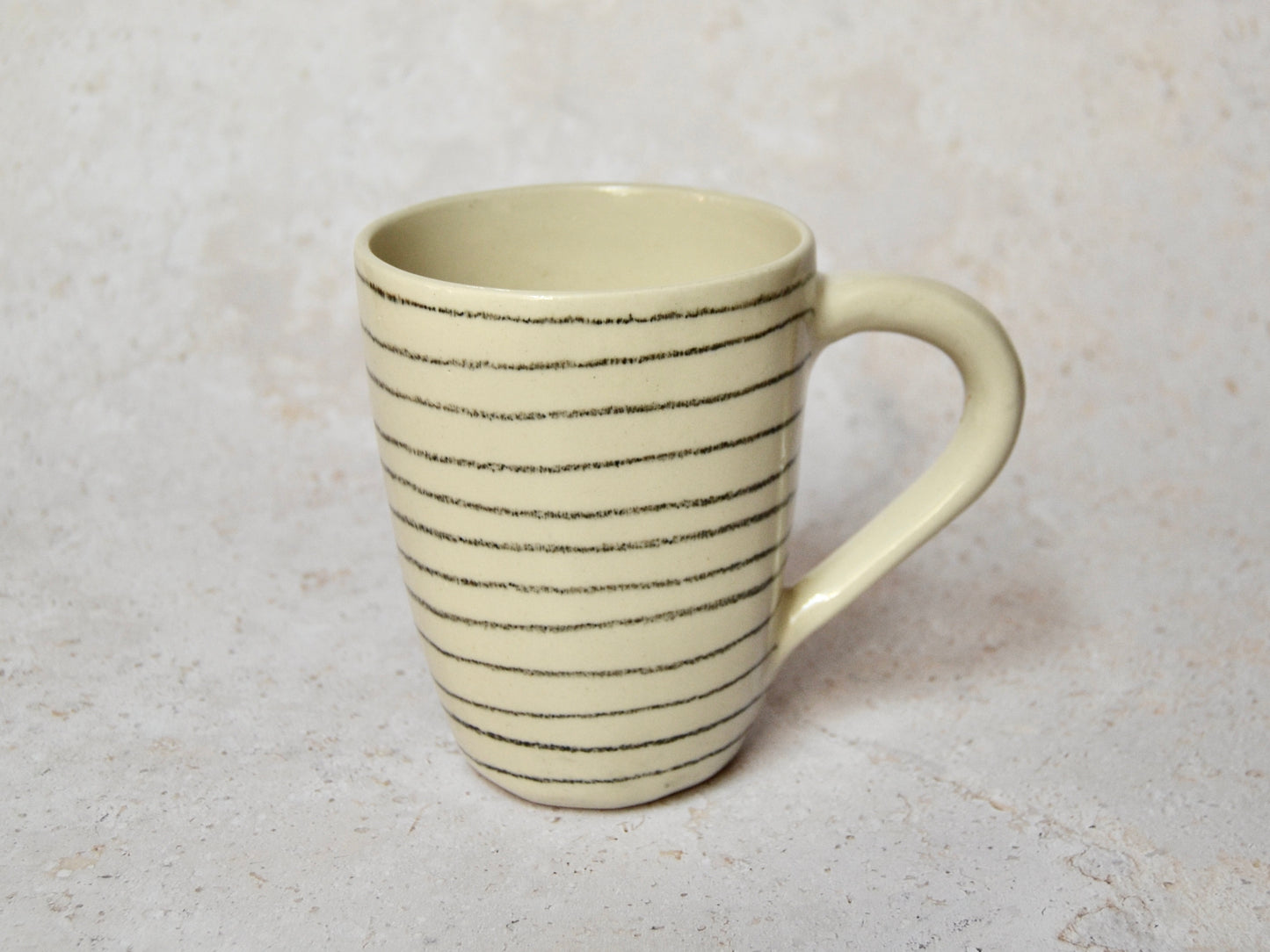 Tassa llapis ceràmic negre